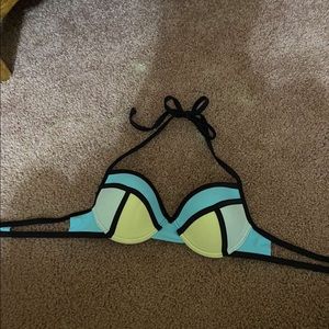 Triangl bikini top <3